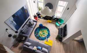 Which sofa is better: corner or straight