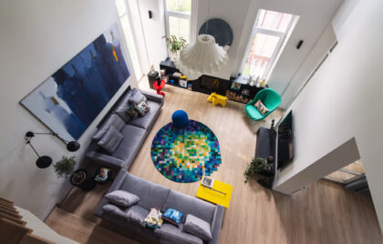 Which sofa is better: corner or straight